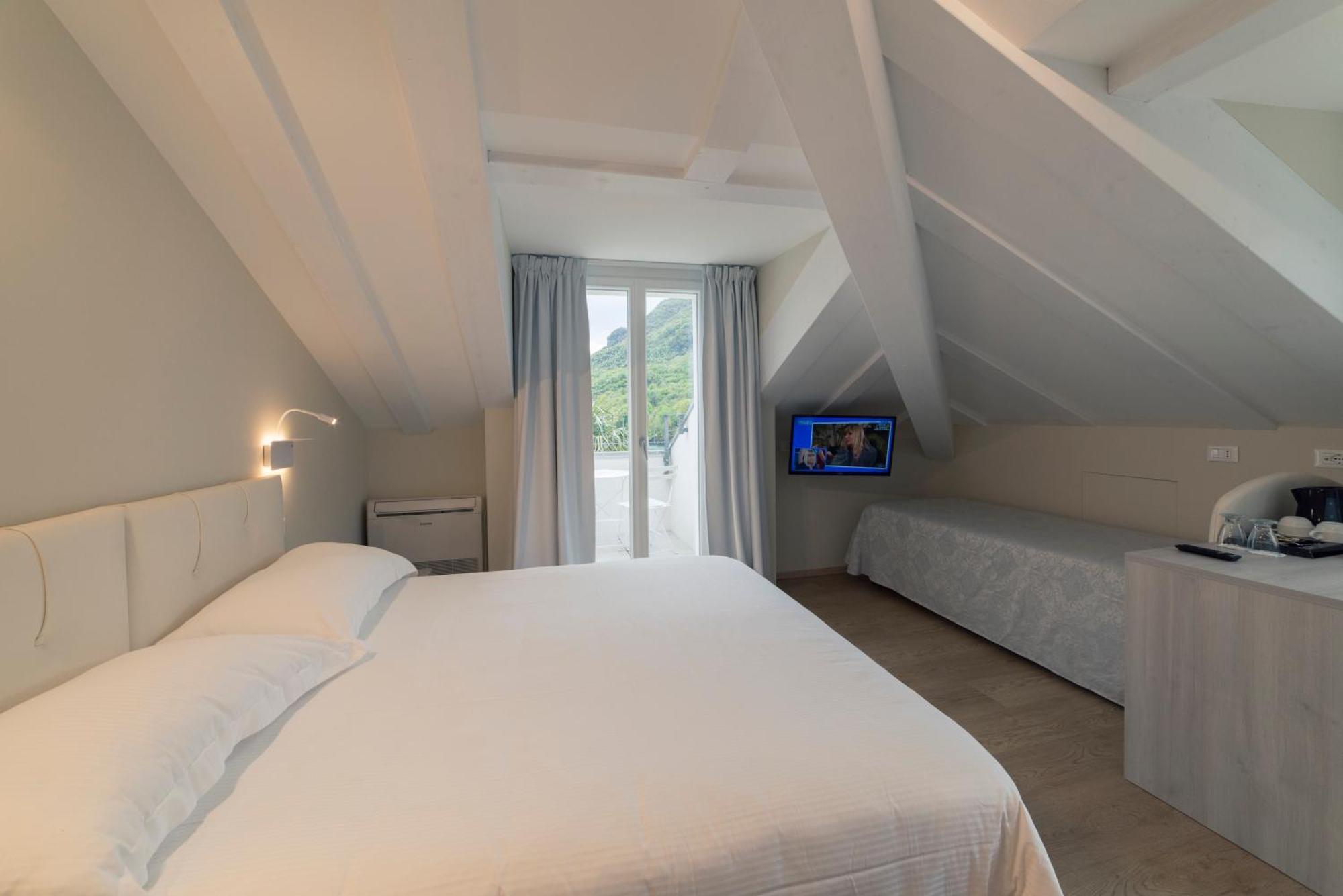 Hotel Due Palme Mergozzo Bagian luar foto