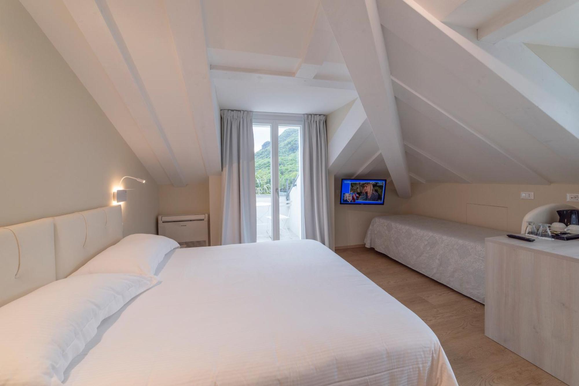 Hotel Due Palme Mergozzo Bagian luar foto