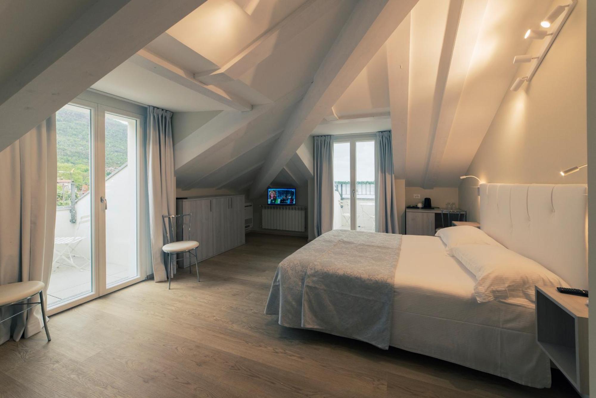 Hotel Due Palme Mergozzo Bagian luar foto