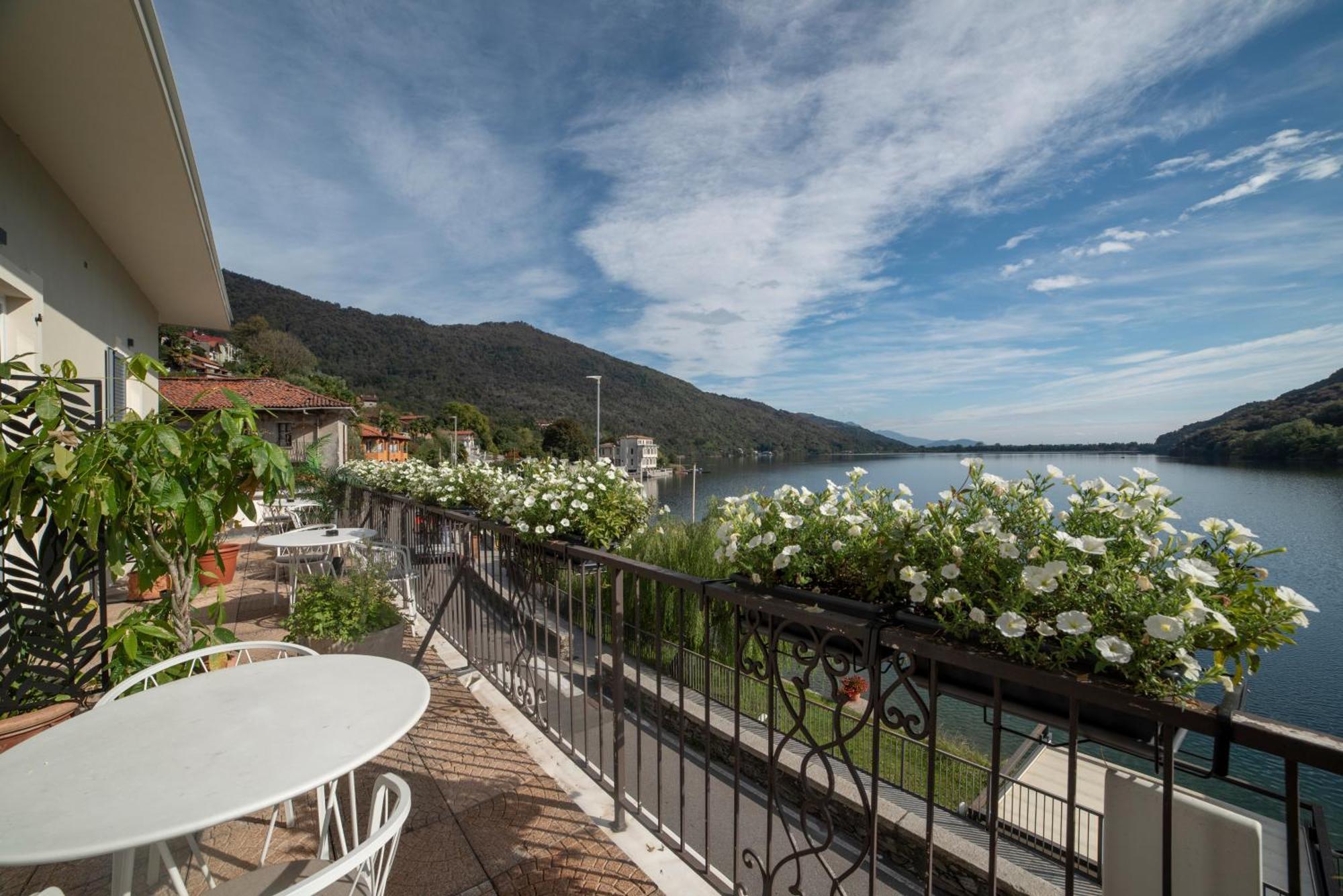 Hotel Due Palme Mergozzo Bagian luar foto