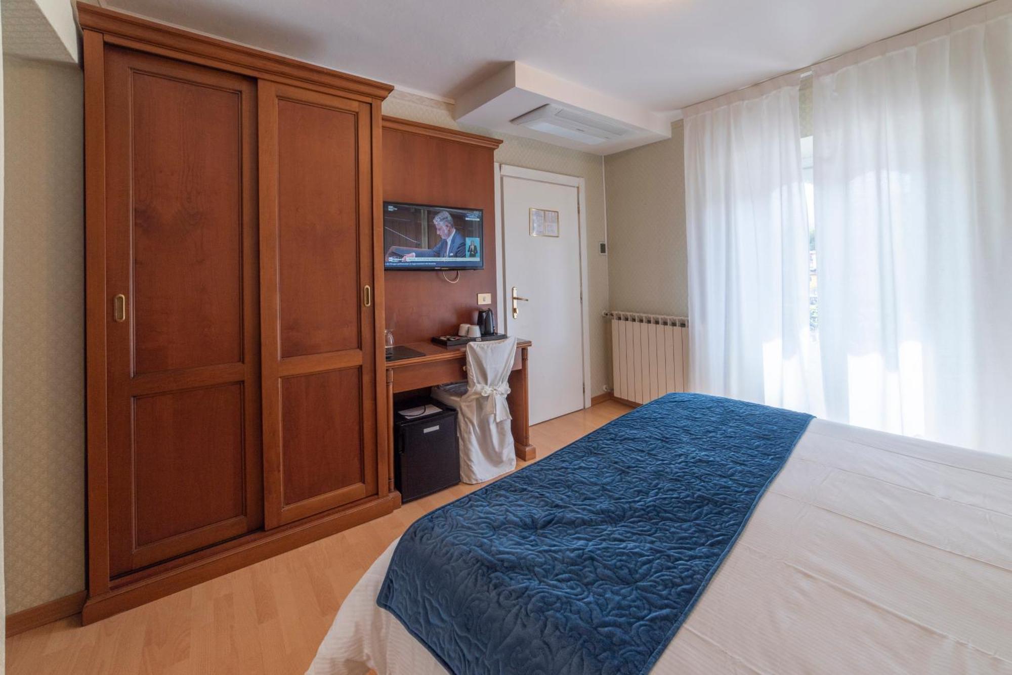 Hotel Due Palme Mergozzo Bagian luar foto