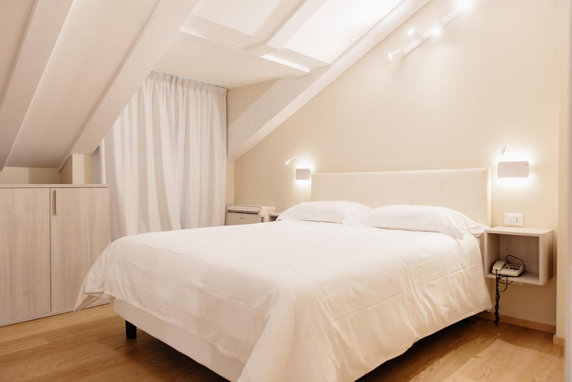 Hotel Due Palme Mergozzo Bagian luar foto