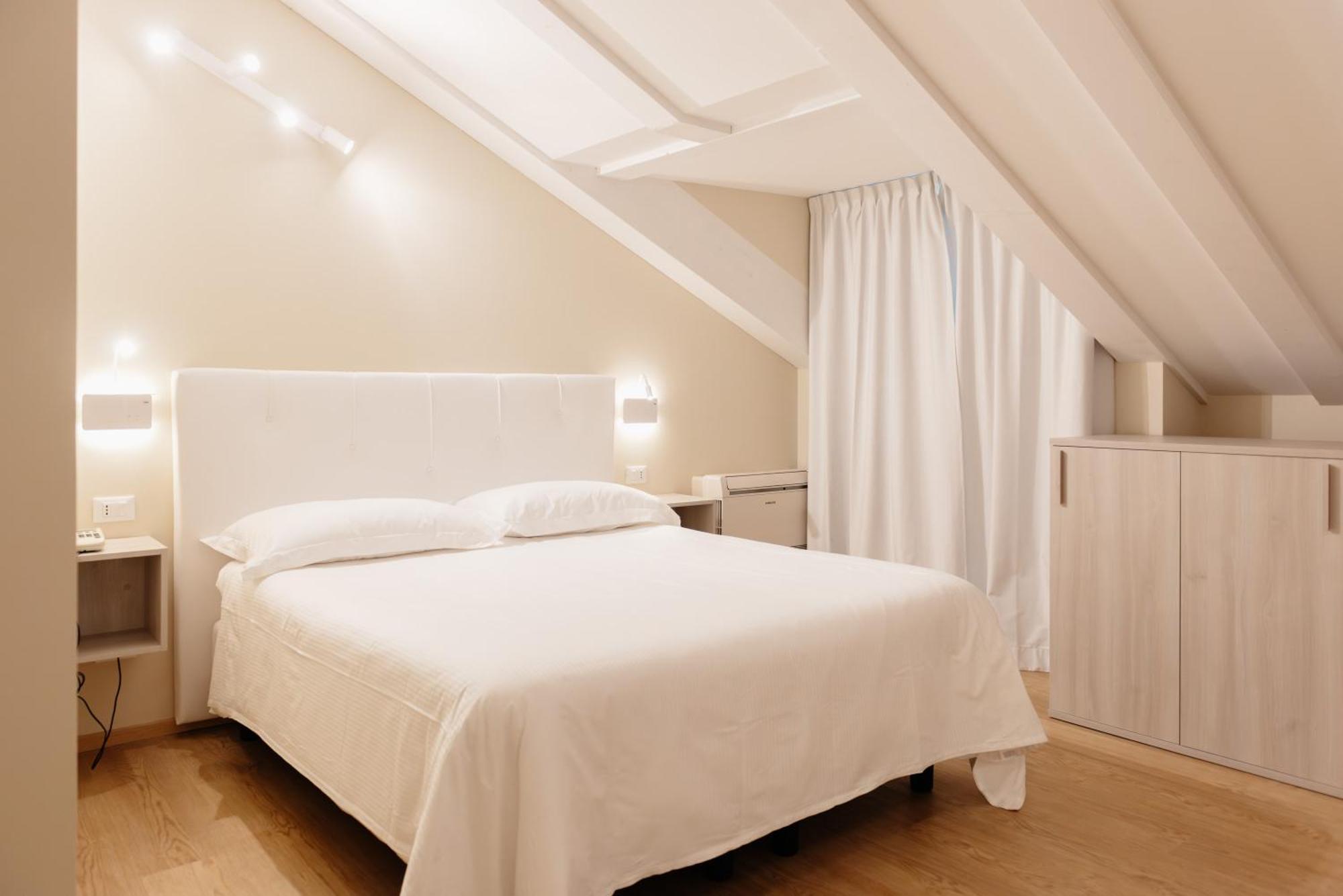 Hotel Due Palme Mergozzo Bagian luar foto