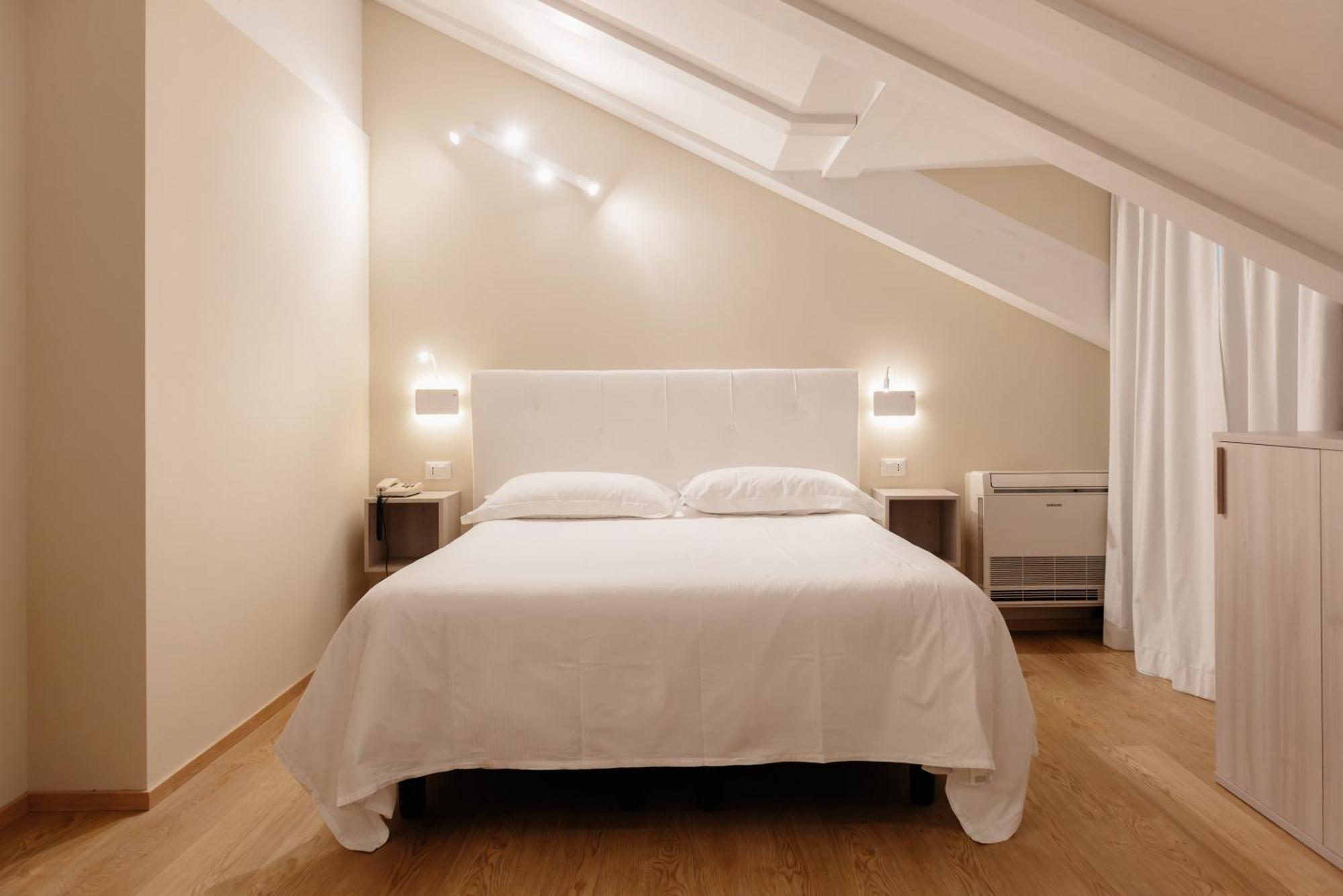 Hotel Due Palme Mergozzo Bagian luar foto